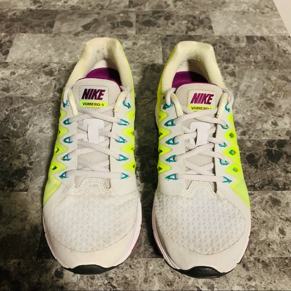 Nike Women’s Zoom Vomero 9 - Picture 3 of 8